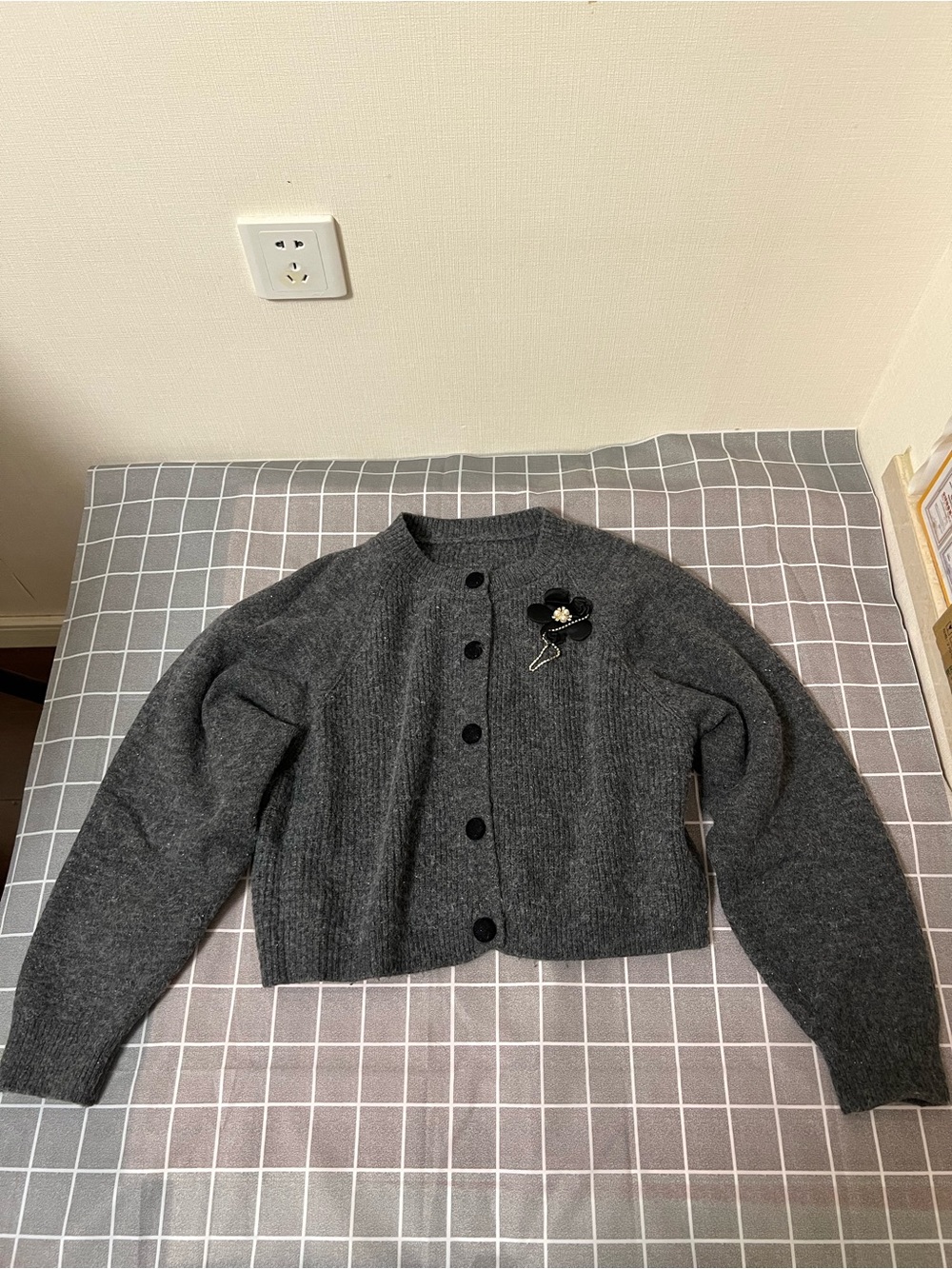 Charcoal Gray Cropped Button-Up Sweater with Decorative Pin